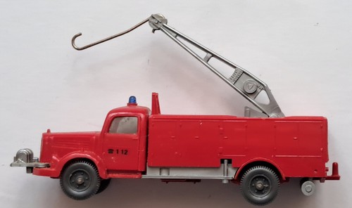 Feuerwehr rüstwagen mit kran - feuerwehr,