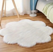 Weicher und luxuriöser Plüschteppich in verschiedenen Farben
