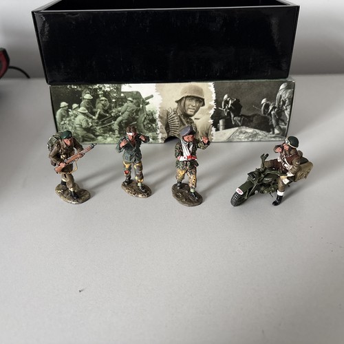 King and country ww2 - , taking