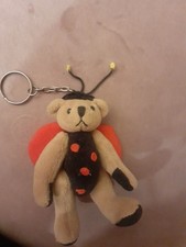 Teddybär als Marienkäfer