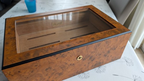 Humidor guy janot 2 - +++, etagen