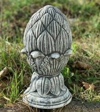 Frostfeste Steinfigur