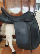 Euroriding Diamant Dressursattel, blauer Knopf, Fit 2, 17 Zoll, Topzustand