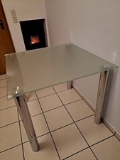Quadratischer Glastisch 90x90 mit Füßen aus Chrome (Top Table One)