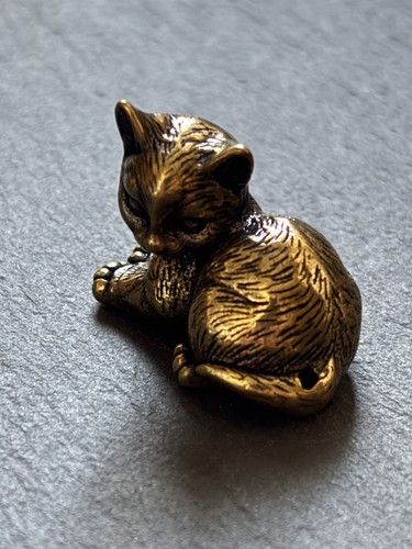 Liegende katze messing figur - liegende,