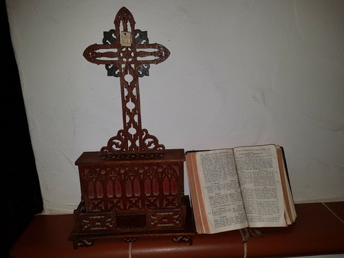 Uralter hausaltar - uralter,