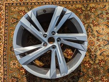 1x Alufelge VW Tiguan 19 Zoll 8.5x19 5x112 ET38 Glanz Grau 5NN601025T  Rim Wheel