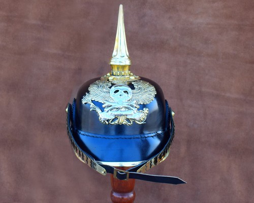 Leder pickelhaube und - leder,