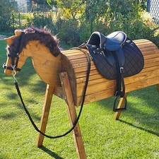 Holzpferd Voltigierpferd Holzpony Pferd Pony braun Mähne schwarz Sattel gestrich