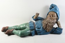 Q40X03- Alter Keramik Gartenzwerg liegend