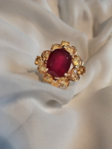 Ein vorstelliger rubin und - vorstelliger,
