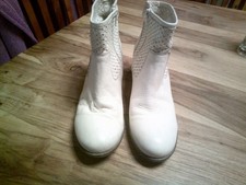 Bata Stiefelette Gr. 39 creme