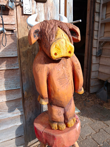 Handgeschnitzte holzfigur - handgeschnitzte,