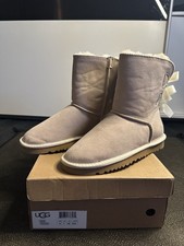 UGG Boots mit Schleife –