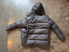 Visvim Down Jacket, Schwarz fällt klein aus, mit Gebrauchsspuren 