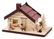 Rauchhaus mit Waldarbeiter