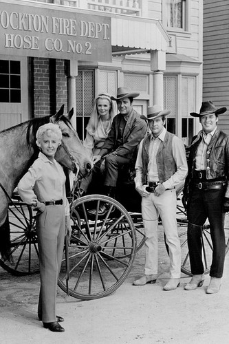Big valley cast - big,