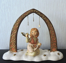 Goebel Figuren Set Sternentor + Engel kniend mit Sternenkette