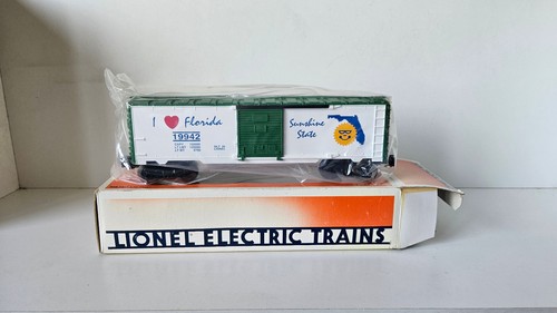 Lionel 19942 box car - lionel,