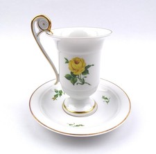 AK Kaiser Schokoladentasse Charlottenburg mit UT Porzellan weiß gelbe Rose Gold