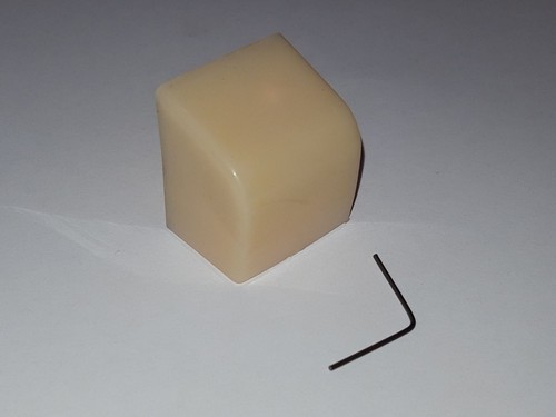 Taste mit feder - 1, saba