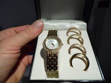 sehr schöne Christ Damen