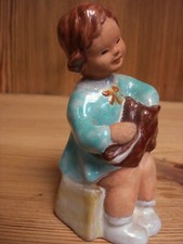 antike Art Deco Keramik Figur "Kind mit Schuh" - Mädchen 1930 / 40er Jahre -R45