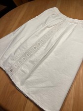 Uromas Küchenschürze mit Häkelborte  weis Bauernleinen "Kochfest"