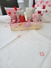 Tischdecke mit Stickerei ♥