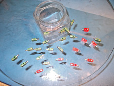 fiscertechnik:"25 alte Stecker für Kabel, rot/grün"....70er Jahre