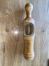 Weinflaschen Verkorker altes Holz