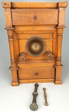 Nr. 6918 kleiner Holzschrank aus alter Apotheke  u. zwei Mörser ca. 1860 selten