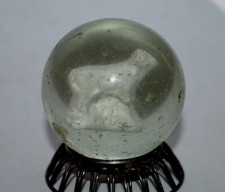 alte große Glasmurmel mit Kuh, etwas bespielt, 43mm