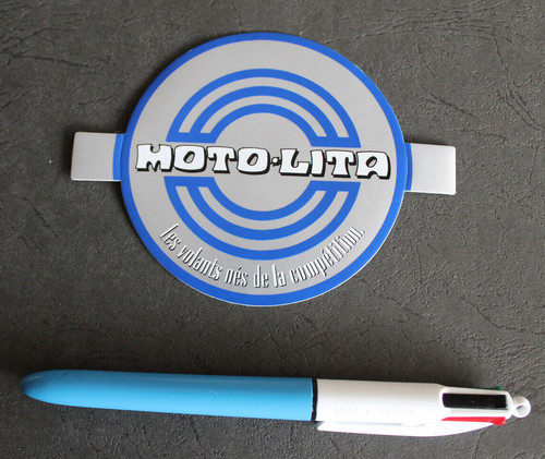 Aufkleber sticker - /,