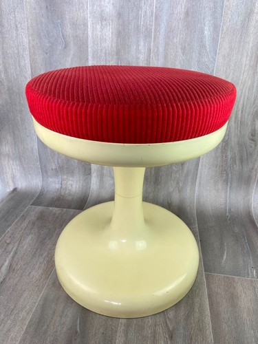 Space age hocker - age,