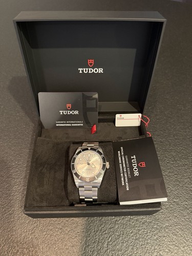 Tudor black bay 43mm - tudor,