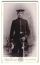 Fotografie Otto Werner, Riesa, Kastanienstr. 81, Junger Soldat in Uniform mit K 