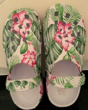 Sommer-Clouqes. Gr. 39, federleicht, luftduchl. NEU * TOP