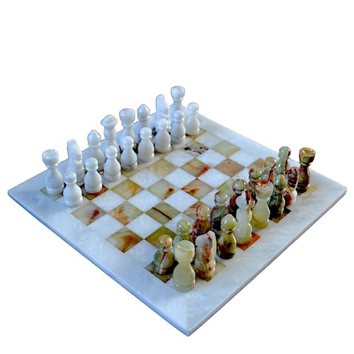 Schachbrett mit schachfiguren - mit,