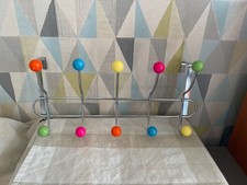 Mehrfarbig über Tür