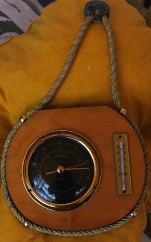 Barometer mit thermometer - mit,