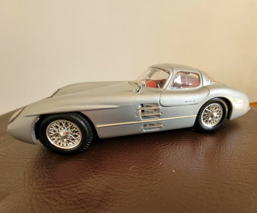 Maisto mercedes benz 300 - 1:18, mercedes-benz