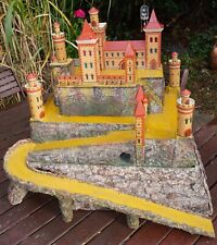 Ritterburg Burg beleuchtet Spielzeug mit Tunnel Holz  URALT komplett