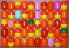50 leere Ü-Ei Kapseln bunt
