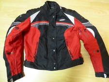 Motorradjacke v. Probiker mit