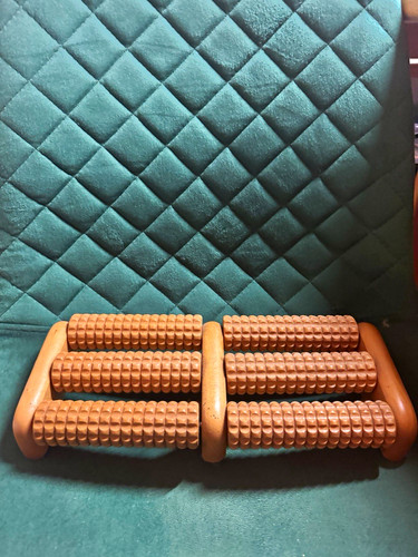 Fußmassagegerät aus holz - aus,