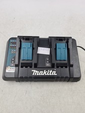 Makita DC18RD Doppel Port Ladegerät - Für Teile, Reparatur Benötigt