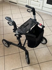 Rollator, Marke Router, neuwertig, mit Zubehör (z.B. Regenschirm)