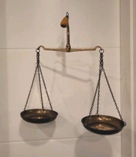 Antike Balkenwaage aus