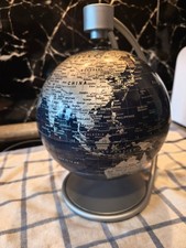 1* einen Magnet Globus  mit